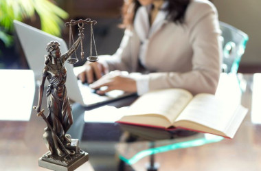 Роль адвоката у захисті клієнта
